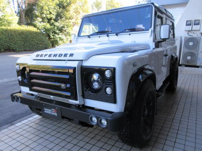 LAND ROVER DEFENDER - 1