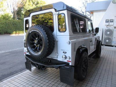 LAND ROVER DEFENDER - 8