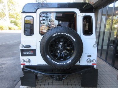 LAND ROVER DEFENDER - 3