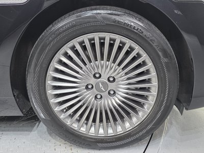صورة 8 لـ 2021 Genesis G90