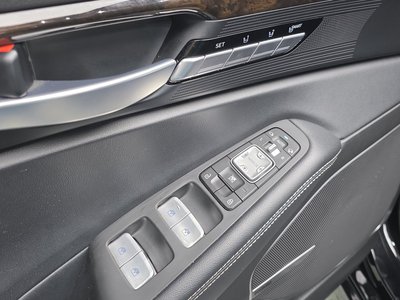 2021 Genesis G90 — миниатюра 19