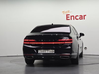 صورة 4 لـ 2021 Genesis G90