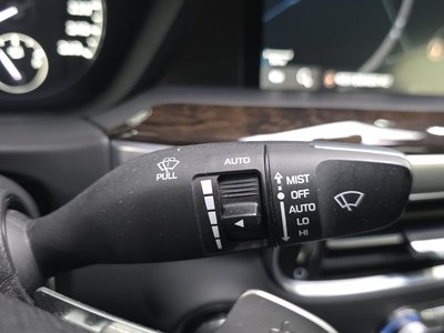2021 Genesis G90 — миниатюра 24