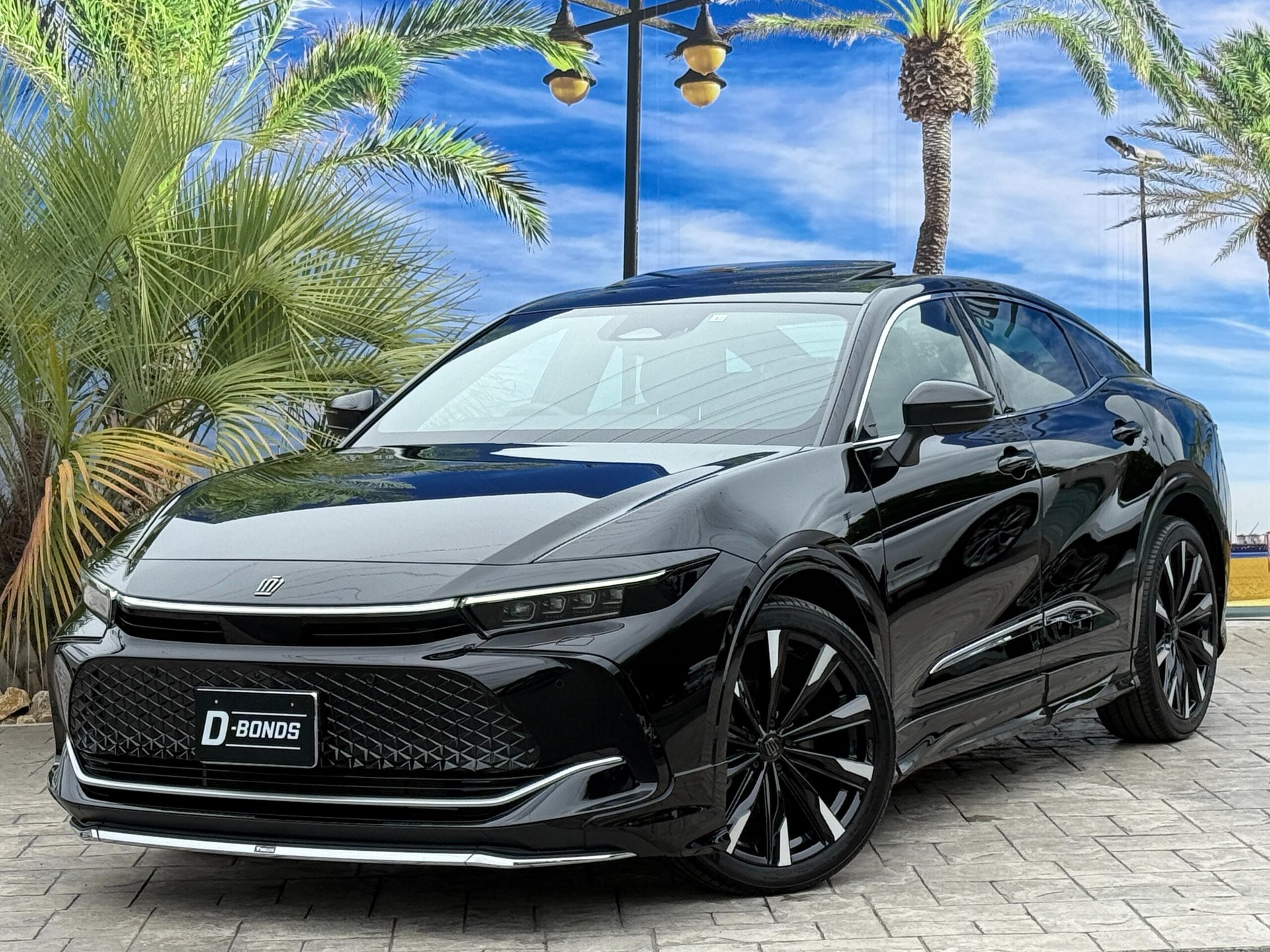 TOYOTA CROWN CROSSOVER - View 1