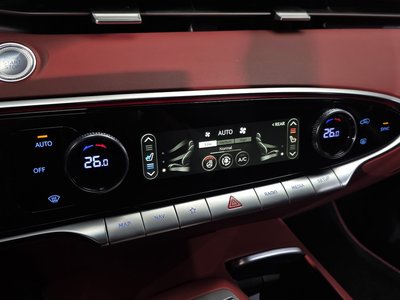 2021 Genesis GV70 — миниатюра 16