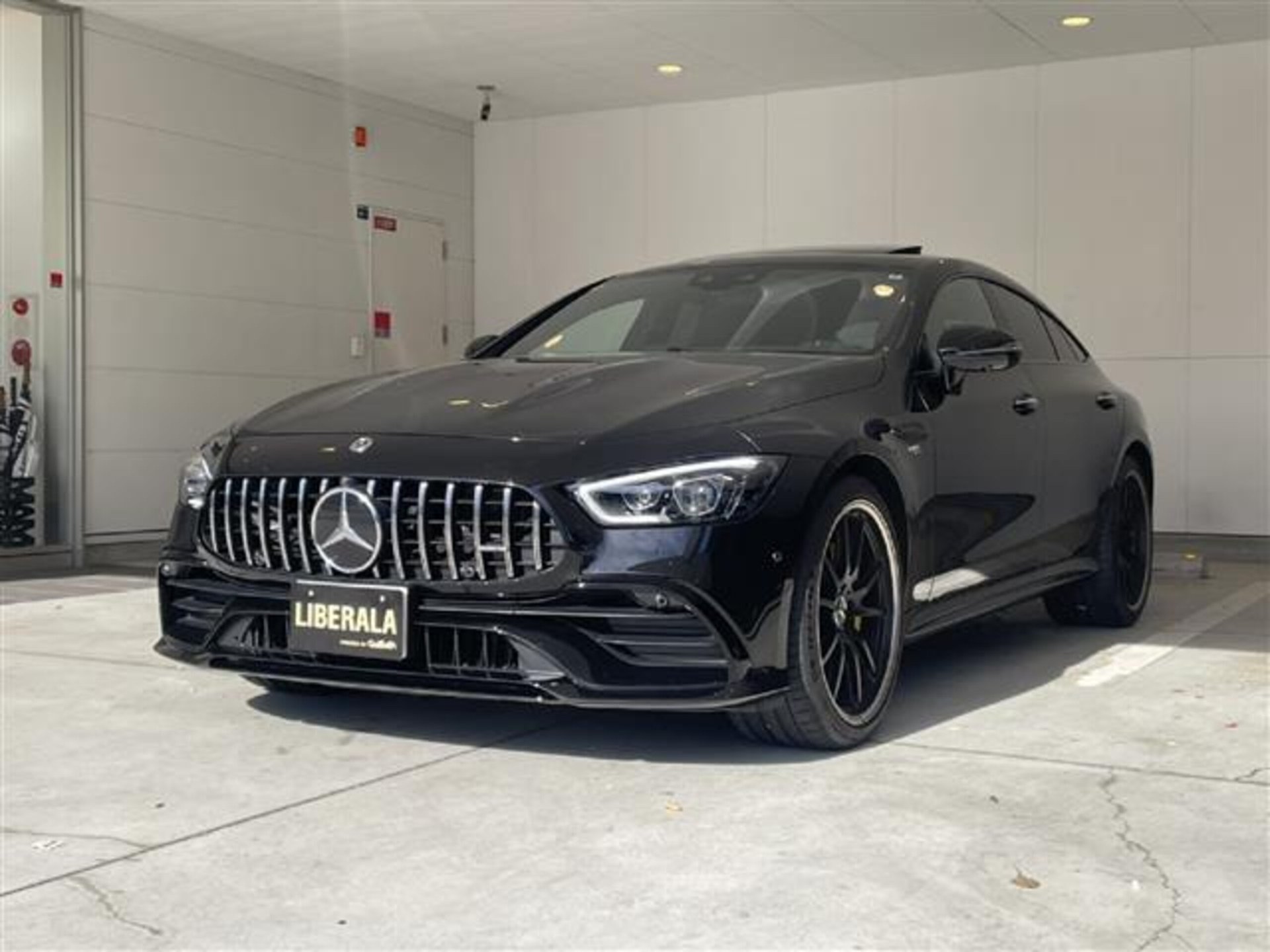 MERCEDES-BENZ GT 4-DOOR COUPE - View 1