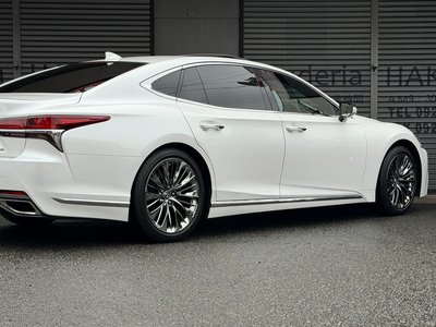 LEXUS LS - 6