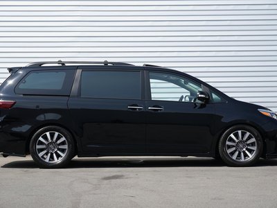 TOYOTA SIENNA - 10