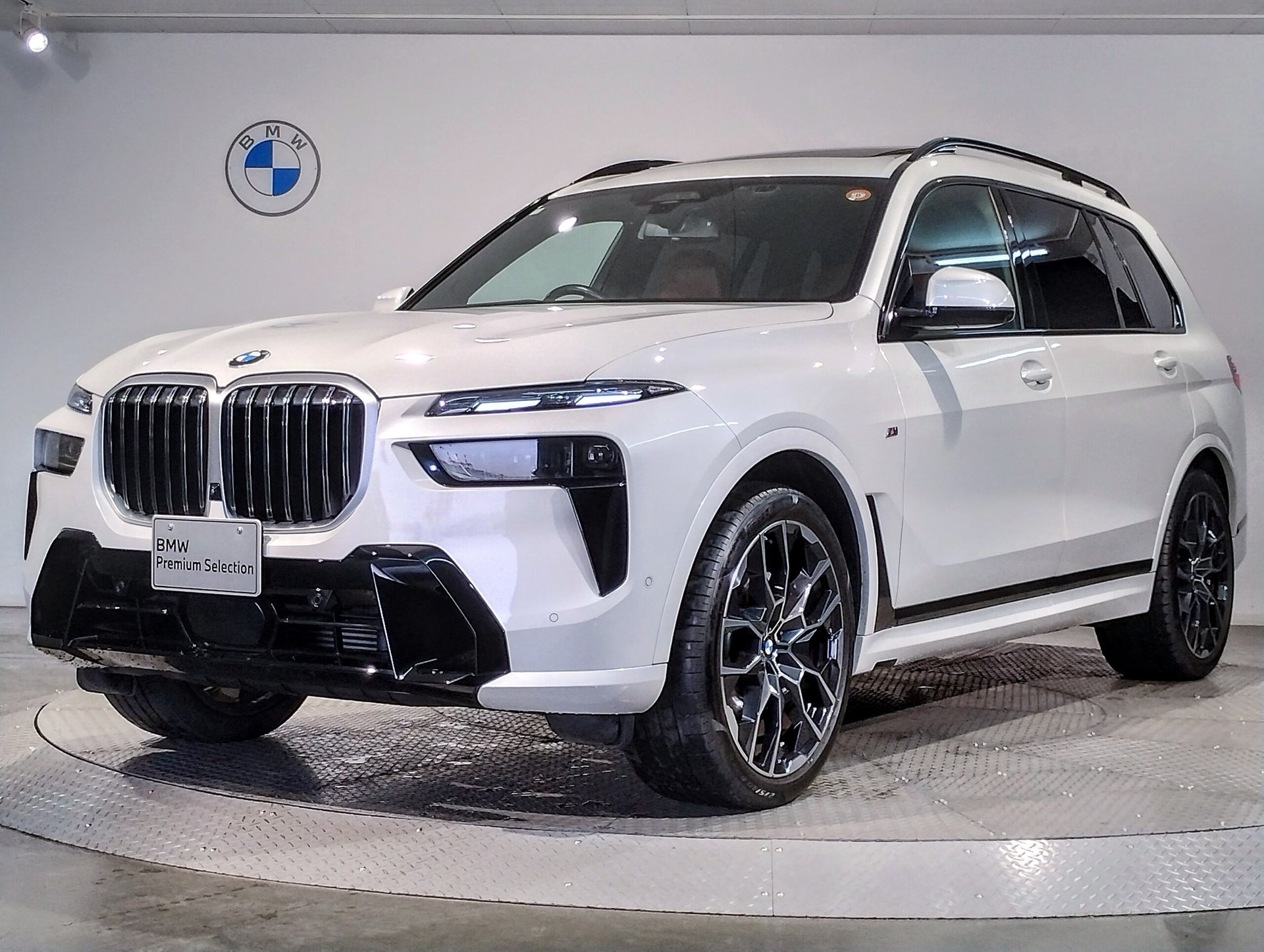BMW X7 - View 1