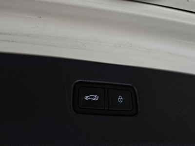 2023 Genesis GV80 thumbnail 18
