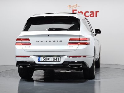 صورة 3 لـ 2023 Genesis GV80