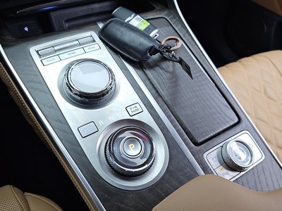 صورة 9 لـ 2023 Genesis GV80