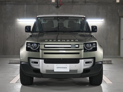 LAND ROVER DEFENDER - 4
