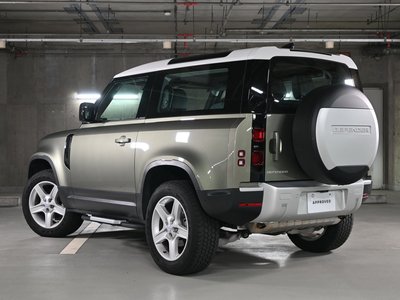 LAND ROVER DEFENDER - 8