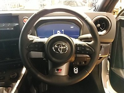 TOYOTA GR YARIS - 8