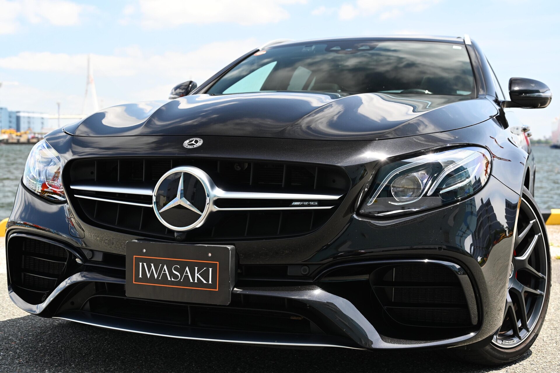 MERCEDES-BENZ E-CLASS WAGON AMG - View 1