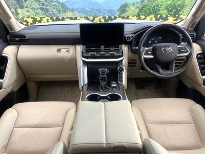 TOYOTA LAND CRUISER 300 - 2