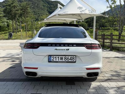 PORSCHE PANAMERA - 3