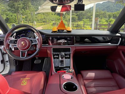 PORSCHE PANAMERA - 7