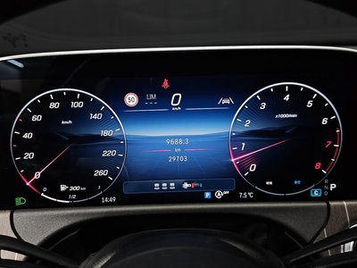 MERCEDES-BENZ E-CLASS - 8