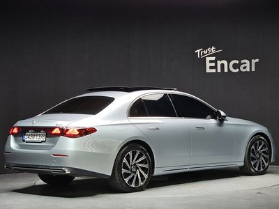 MERCEDES-BENZ E-CLASS - 4