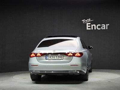 MERCEDES-BENZ E-CLASS - 3