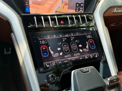 2012 Lamborghini URUS — фото 8