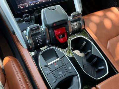 2012 Lamborghini URUS — фото 9