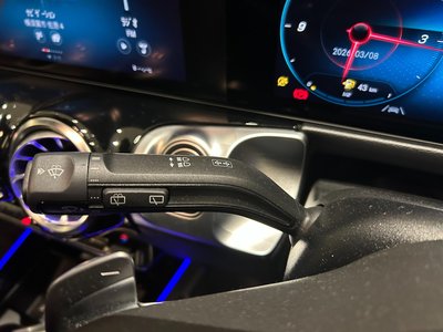 MERCEDES-BENZ GLB - 10