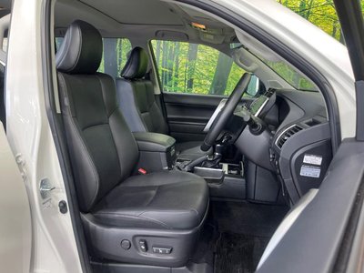 TOYOTA LAND CRUISER PRADO - 8