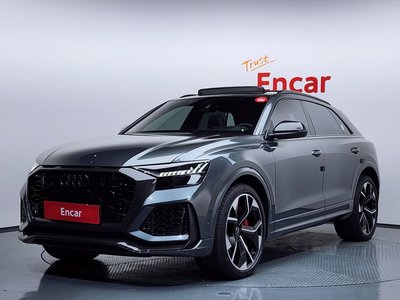 AUDI RSQ8