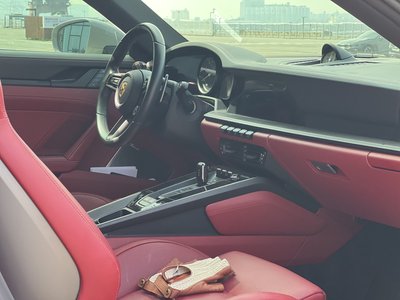 PORSCHE 911 - 4