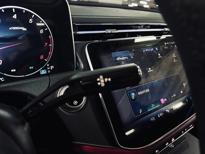 MERCEDES-BENZ E-CLASS - 9