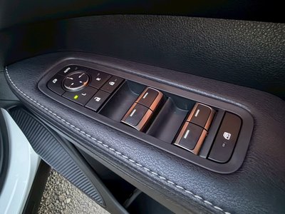 صورة مصغرة 38 لـ 2023 Lexus RX