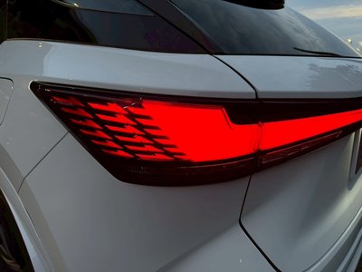 صورة مصغرة 32 لـ 2023 Lexus RX