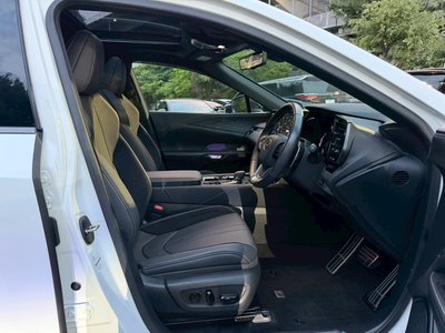 صورة مصغرة 36 لـ 2023 Lexus RX