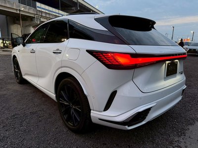 صورة مصغرة 31 لـ 2023 Lexus RX