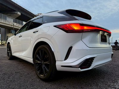 صورة مصغرة 30 لـ 2023 Lexus RX