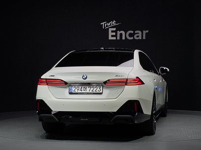 صورة 3 لـ 2024 BMW 5 SERIES
