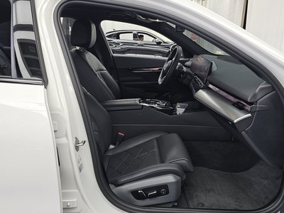صورة مصغرة 17 لـ 2024 BMW 5 SERIES