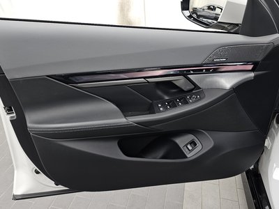 صورة مصغرة 14 لـ 2024 BMW 5 SERIES
