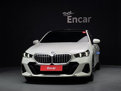 صورة 2 لـ 2024 BMW 5 SERIES