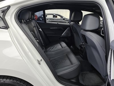 صورة مصغرة 18 لـ 2024 BMW 5 SERIES