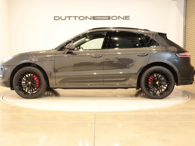 PORSCHE MACAN - 8