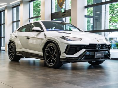 LAMBORGHINI URUS - 3
