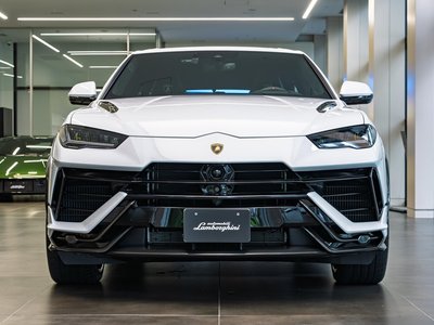 LAMBORGHINI URUS - 5