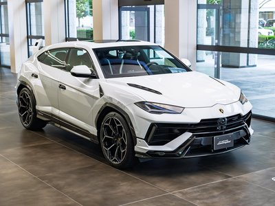 LAMBORGHINI URUS - 1