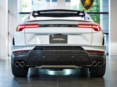 LAMBORGHINI URUS - 7