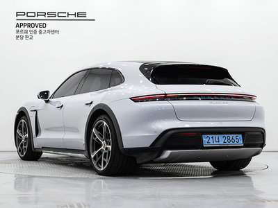 PORSCHE TAYCAN - 5