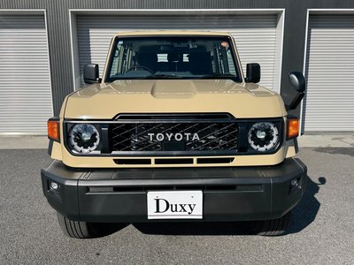 TOYOTA LAND CRUISER 70 - 3